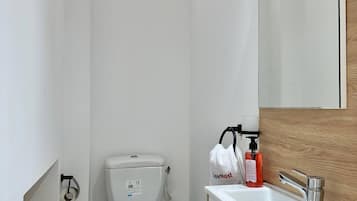 Appartement, 2 chambres, patio, vue océan | Équipements de salle de bain