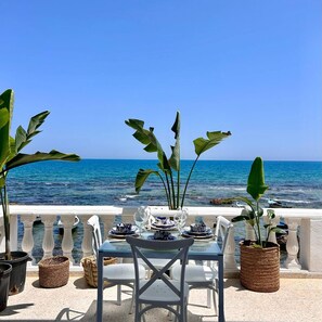Apartamento, 2 quartos, varanda, vista para o oceano | Sacada