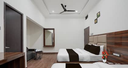 Super Collection Varanasi Suites