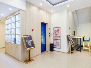 Business center - Hanting Hotel (Hangzhou)