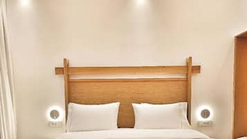 Superior Suite, Sea View | In-room safe, blackout curtains, soundproofing, iron/ironing board