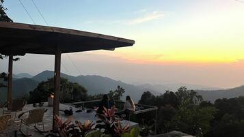 Deluxe Room, Mountain View | Terrace/patio