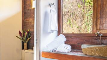 Deluxe-rum - utsikt mot bergen | Badrum