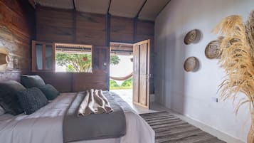 Deluxe Room, Mountain View | Individually furnished, laptop workspace, iron/ironing board, free WiFi