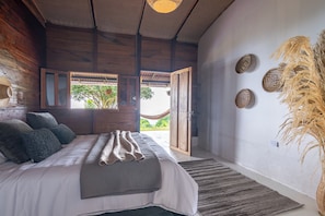 Deluxe Room, Mountain View | Individually furnished, laptop workspace, iron/ironing board, free WiFi