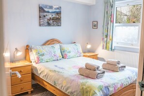 Iron/ironing board, WiFi, bed sheets - Tigg's Place, 5 Howrahs Court (Keswick)