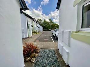 Property grounds - 8 Howrahs Court, Elliott Park, Keswick (Keswick)