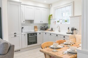 Fridge, microwave, oven, stovetop - Brandelhowe, Apartment 1, Derwent House (Portinscale)