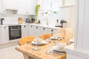 Fridge, microwave, oven, stovetop - Brandelhowe, Apartment 1, Derwent House (Portinscale)