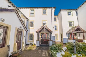 Exterior - Riverside View, 5 Elm Court, Elliott Park (Keswick)