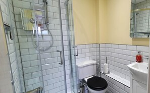 Hair dryer, towels - Skiddaw, 20 Greta Grove House (Keswick)