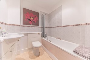 Hair dryer, towels - The Hytte, 19 Greta Grove House (Keswick)