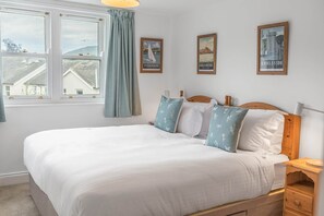 Iron/ironing board, WiFi, bed sheets - The Hytte, 19 Greta Grove House (Keswick)