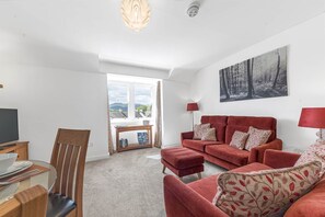 TV, DVD player - Felltops, 6 Lonsdale House, Elliott Park (Keswick)