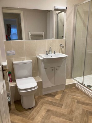 Hair dryer, towels - Latrigg View, 12 Greta Grove House (Keswick)