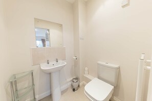 Hair dryer, towels - Latrigg View, 12 Greta Grove House (Keswick)