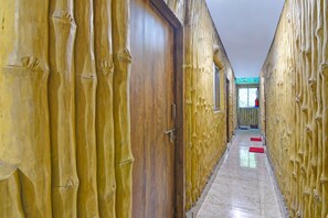 House | Interior - Deluxe Room Hotel O Ranihati Kolkata (Howrah)