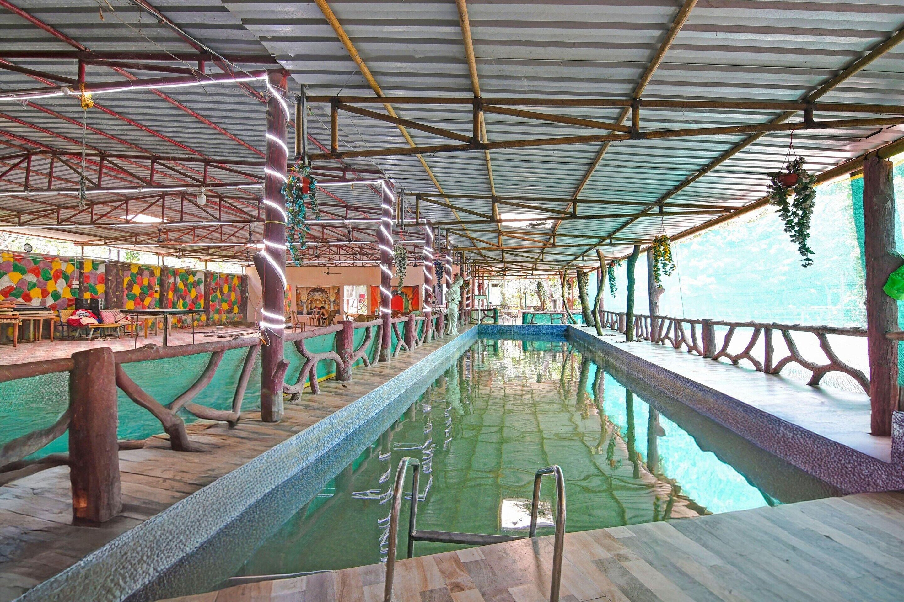 House | Pool