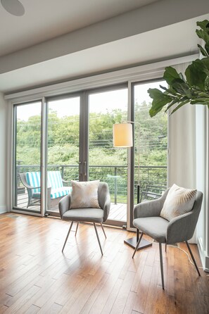 Interior - Comfortable Group Stay 5 minutes to Broadway/Downtown/Germantown. (Nashville)