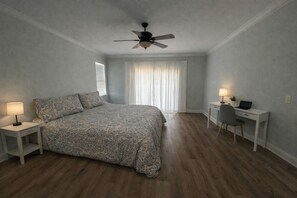 Room - Family Escape Pool, Splash pad, Tennis, Basketball (Lake City)