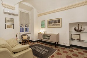 Living area - Luccoli Urban Style by Wonderful Italy (Genova)