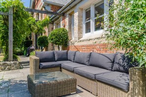 Room - Entire Victorian Schoolhouse With hot tub and Harbour Views (Fowey)