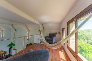 Room - Entire Victorian Schoolhouse With hot tub and Harbour Views (Fowey)