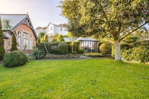 Apartment | 1 bedroom, Internet - Converted Flat in Amazing Converted Schoolhouse Near Fowey Harbour (Fowey)