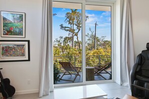 Interior - Luxury Siesta Key Retreat 4BR/4BA Private Coastal Escape Near Beach & Shops (Siesta Key)