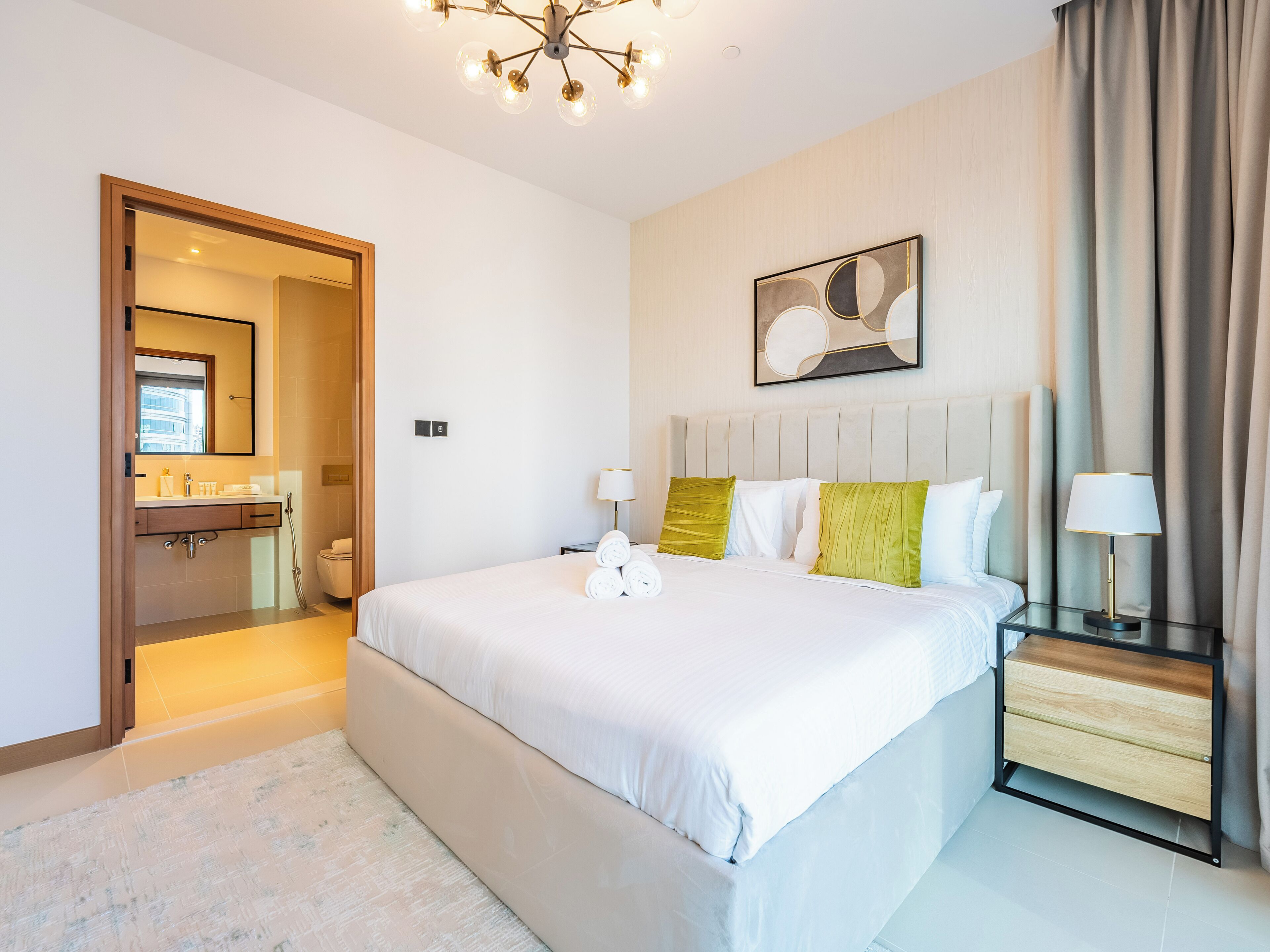 Luxury Apartment, Balcony, City View