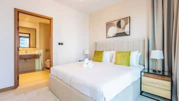 Luxury Apartment, Balcony, City View