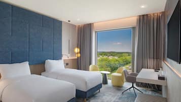 Classic Room, 2 Twin Beds | Minibar, in-room safe, desk, laptop workspace