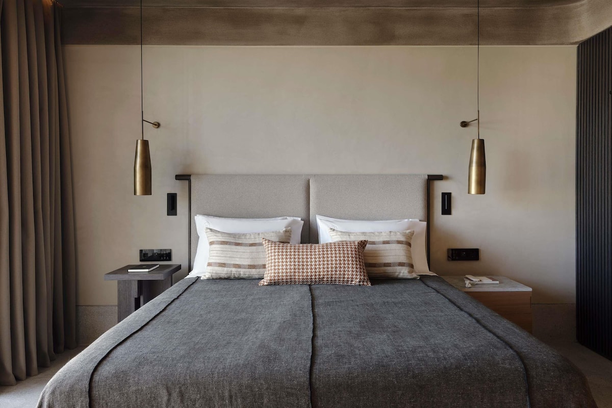 Superior Room, 1 King Bed, Sea View