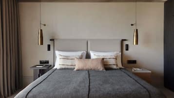 Egyptian cotton sheets, premium bedding, pillow-top beds, minibar