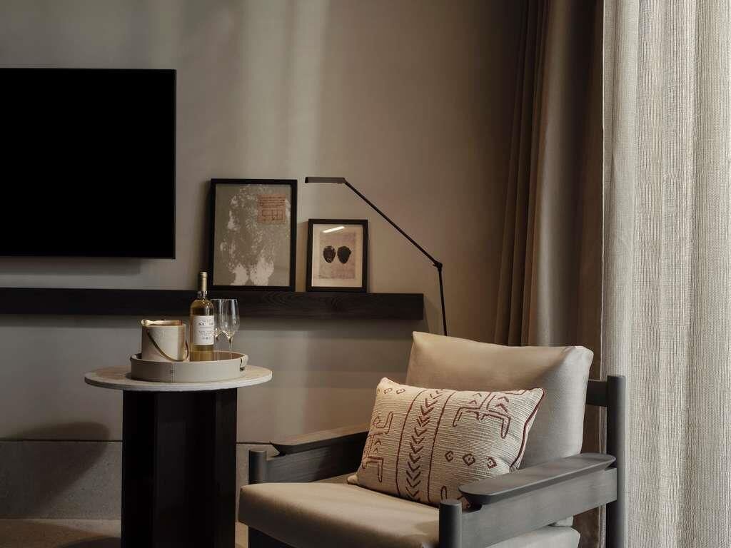 Chambre Deluxe, 1 très grand lit et 1 canapé-lit, vue sur la mer | Coffre-fort pour ordinateur portable, accès au Wi-Fi (inclus)