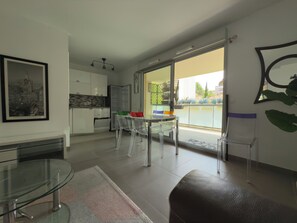Interior - T3 Neuf à 300 m des Plages - Garage, Terrace and Air Conditioning (Antibes)