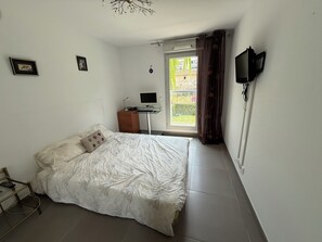 2 間睡房、熨斗/熨衫板、Wi-Fi