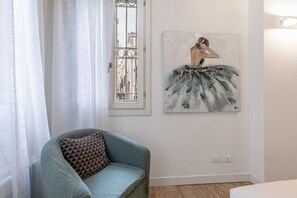 Interior - Domus Rialto Emerald- Bright 2 Bedrooms in Central (Venice)