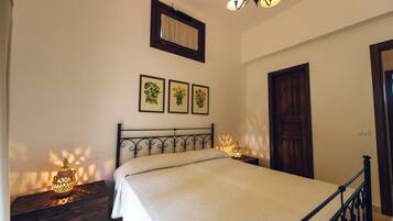 Apartemen Comfort, pemandangan kebun | Setrika/meja setrika, Wi-Fi gratis, dan seprai linen