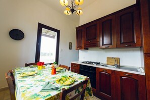 Comfort Apartment | Private kitchen | Full-sized fridge - Masseria Tenuta Afra (Squinzano)