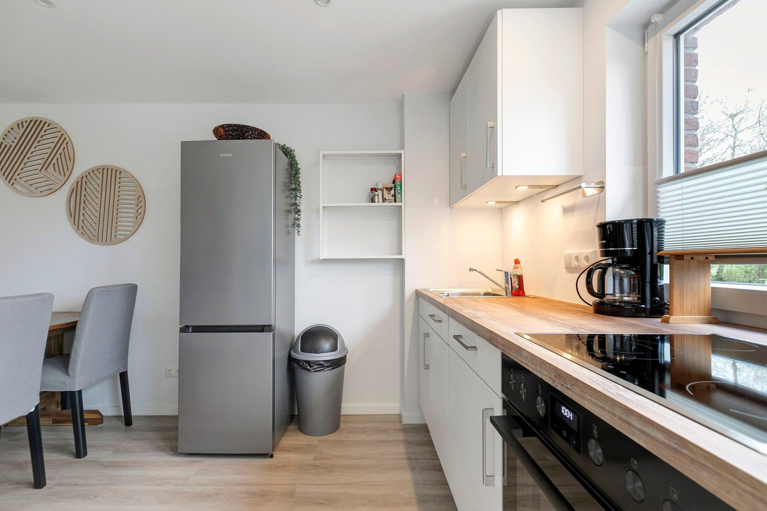 Kühlschrank, Ofen, Herdplatte, Geschirrspüler