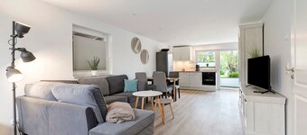Apartment "FeWo4" with Private Terrace and Wi-Fi