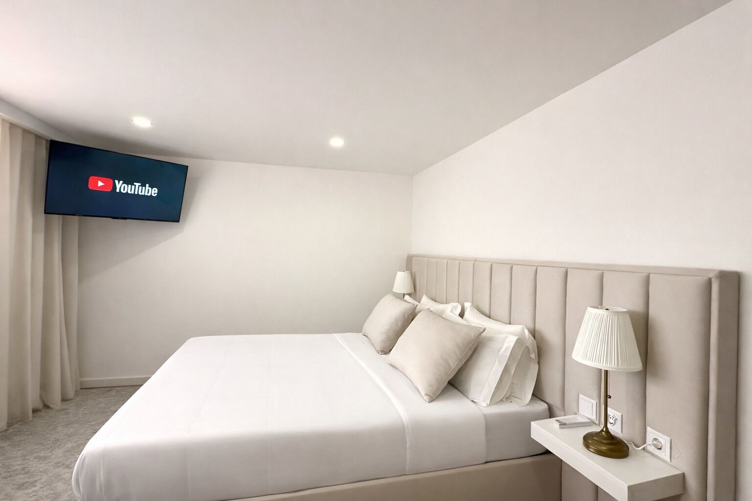 Deluxe Double Room, Pool View