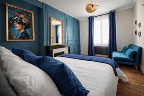 4 Schlafzimmer, Schreibtisch, Bügeleisen/Bügelbrett, Reisekinderbett