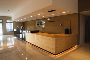Lobby - Howard Johnson Hotel & Spa Bahía Blanca (Bahía Blanca)