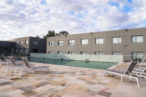 Pool - Howard Johnson Hotel & Spa Bahía Blanca (Bahía Blanca)
