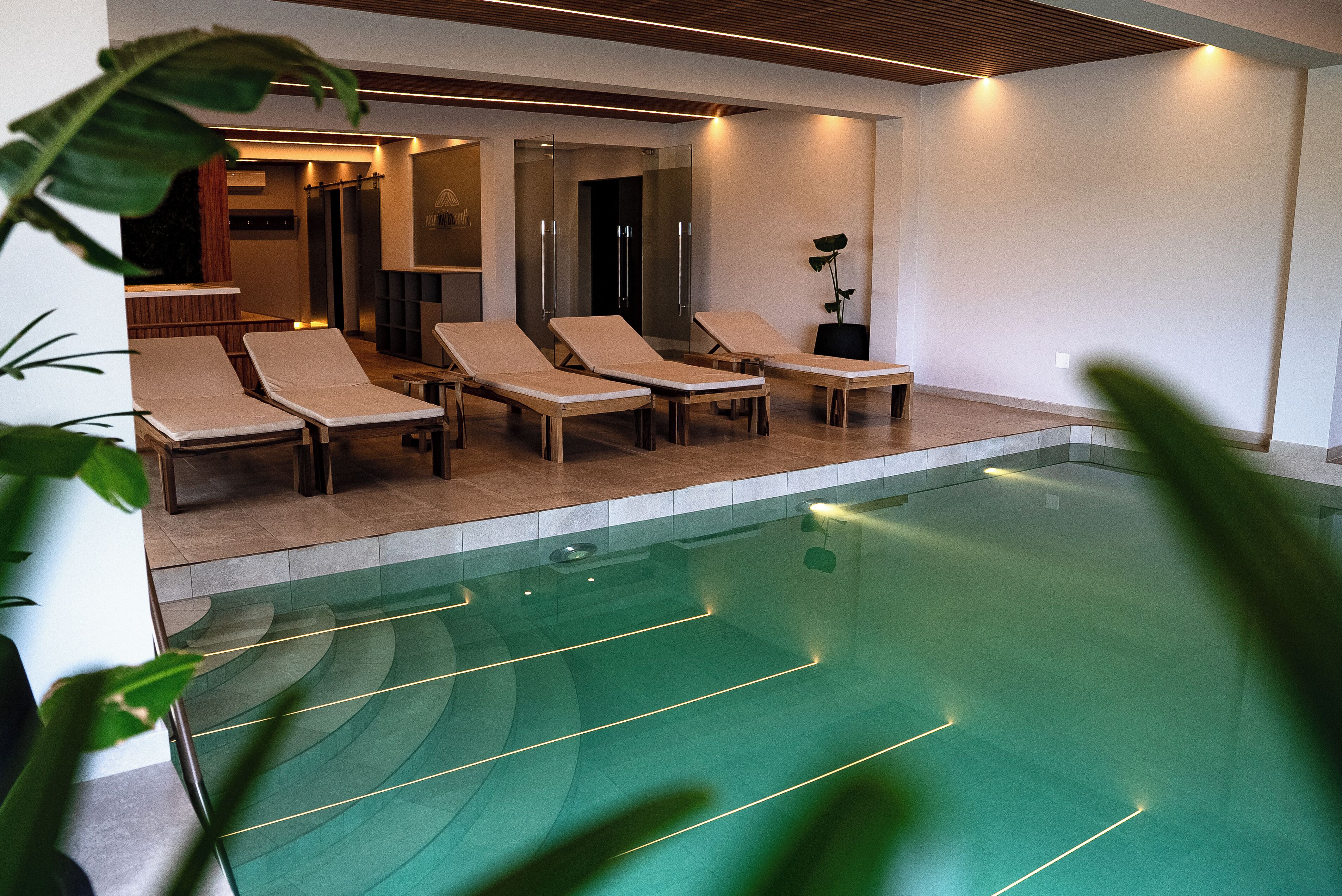 Couples treatment room(s), body treatments, hot stone massages