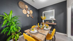 Apartment, Accessible - Stylish 2BR Corporate Stay Pool Balcony 2 (Tampa)