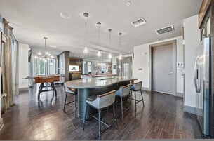 2 habitaciones y escritorio