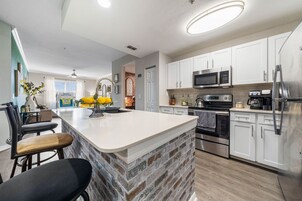 3 bedrooms, desk